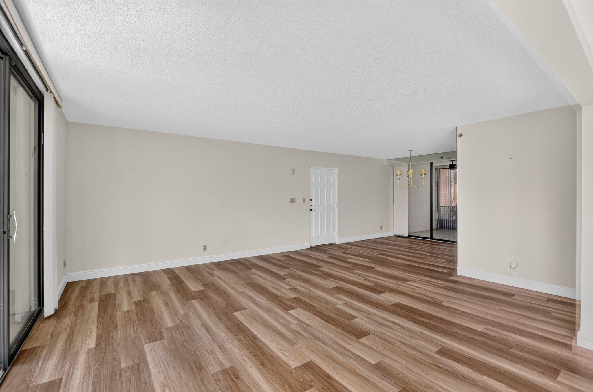 7201 Promenade Drive, Unit 101 Boca Raton, FL 33433 - Photo 6 of 39 Living Room