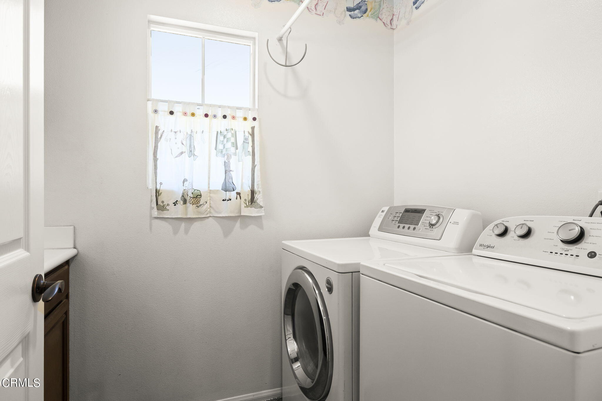 4654 Via Dulce Camarillo, CA 93012 - Photo 47 of 51 a utility room with dryer and washer