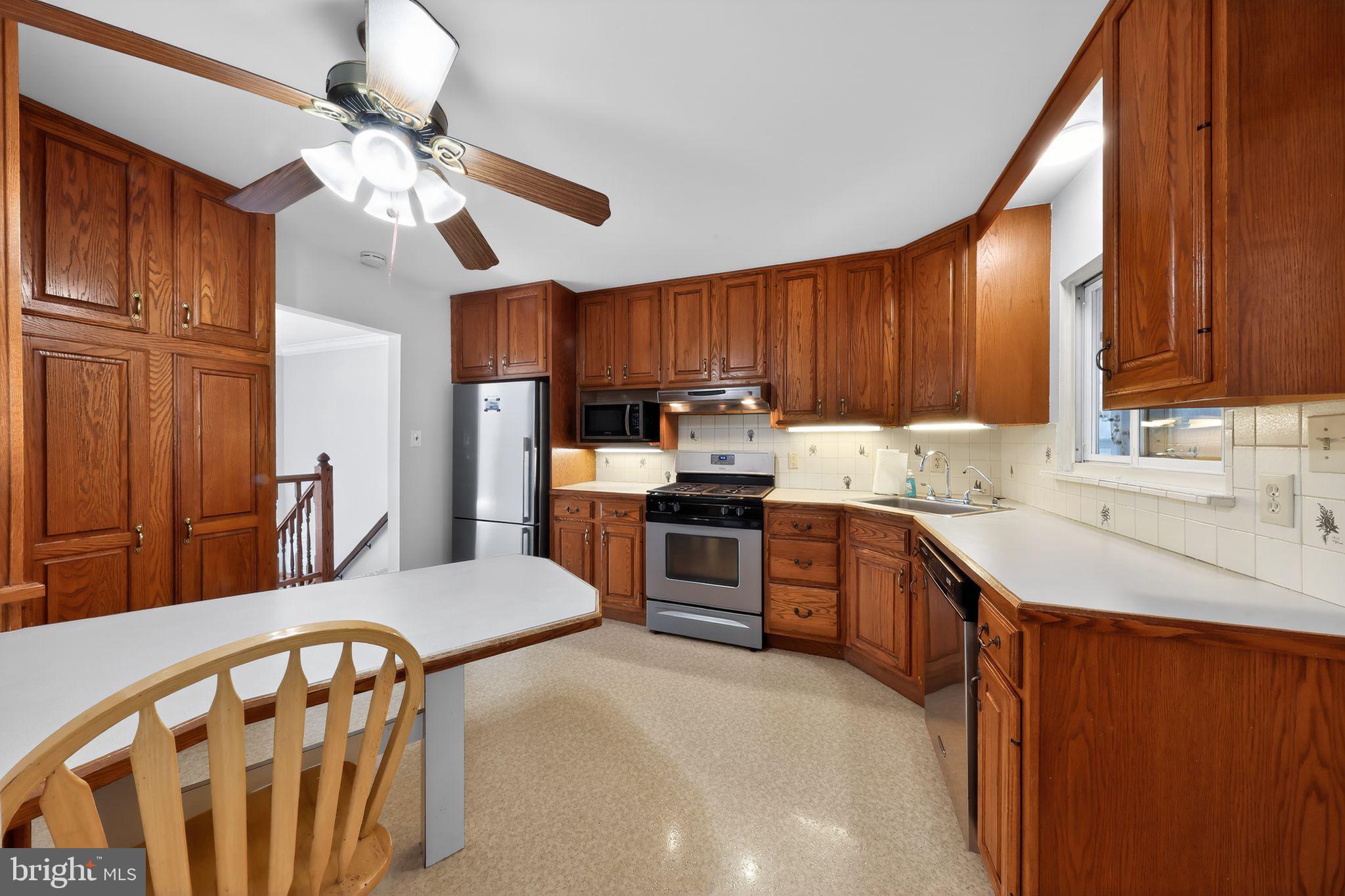 214 Bluefield Road Newark, DE 19713 - Photo 8 of 28 Kitchen