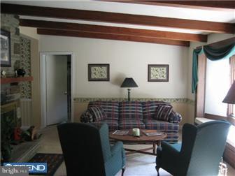 480 Woodhill Road Wayne, PA 19087 - Photo 4 of 12 Living Room