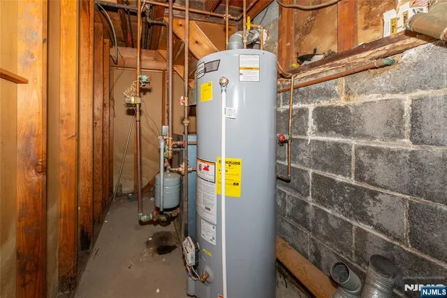 $569,999 | 409 West Anderson Street, Hackensack, NJ 07601