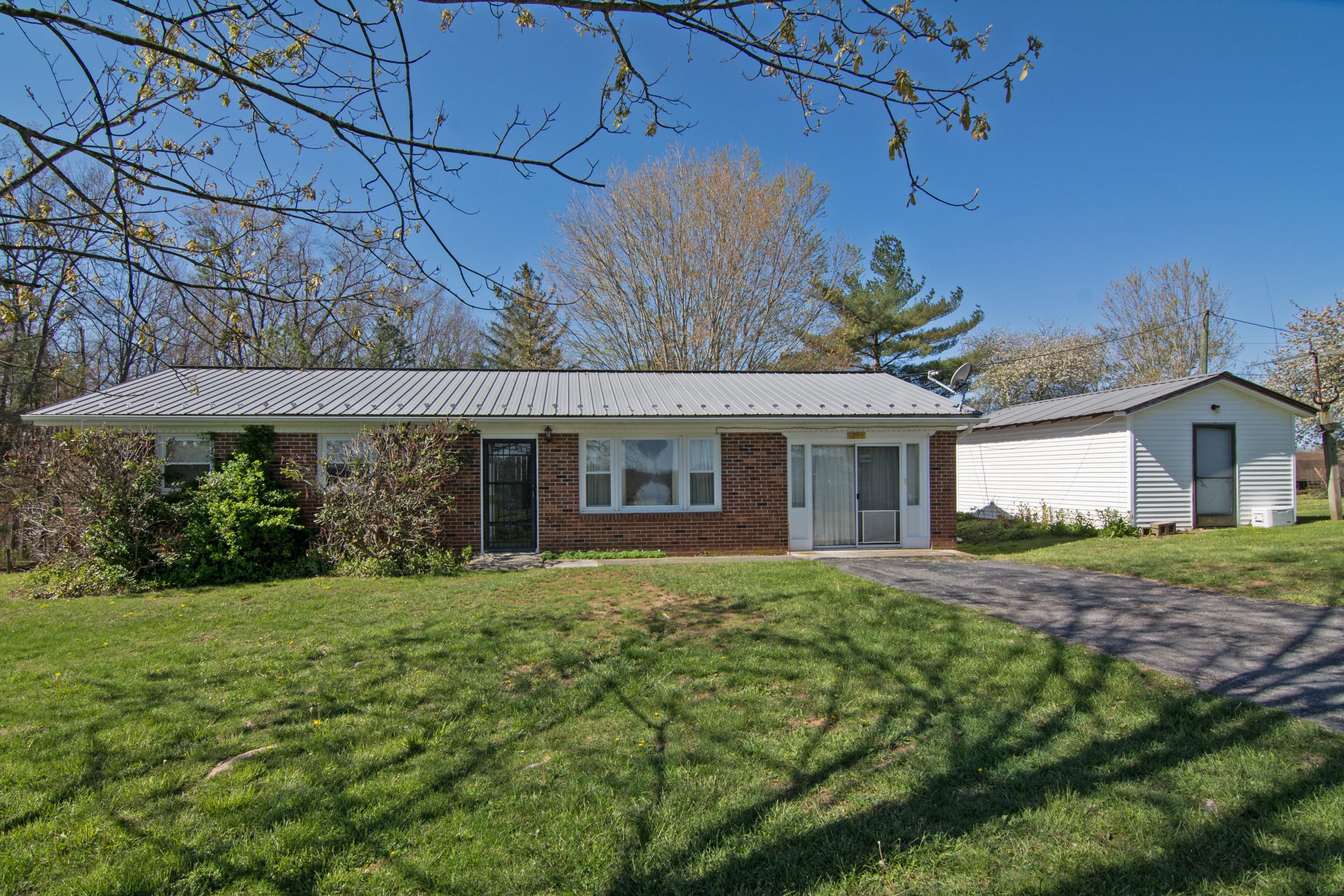 1394 Boggs Road Frankford, WV 24938 - Photo 2 of 46 Gallery Image 2