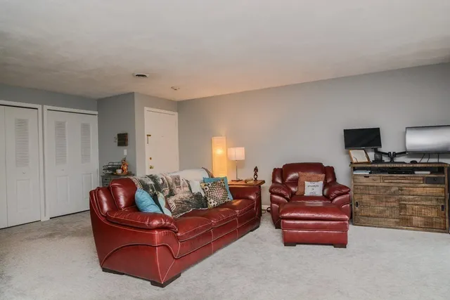 $2,550 | 21 Concord Greene, Unit 8, Concord, MA 01742