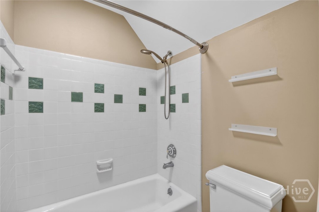 101 Red Bluff Run Rincon, GA 31326 - Photo 32 of 45 Private bathtub for guest bathroom 1