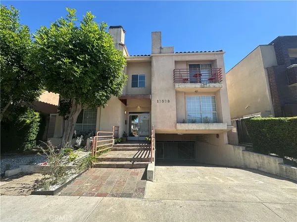 $4,500 | 13508 Moorpark Street, Unit 2, Sherman Oaks, CA 91423