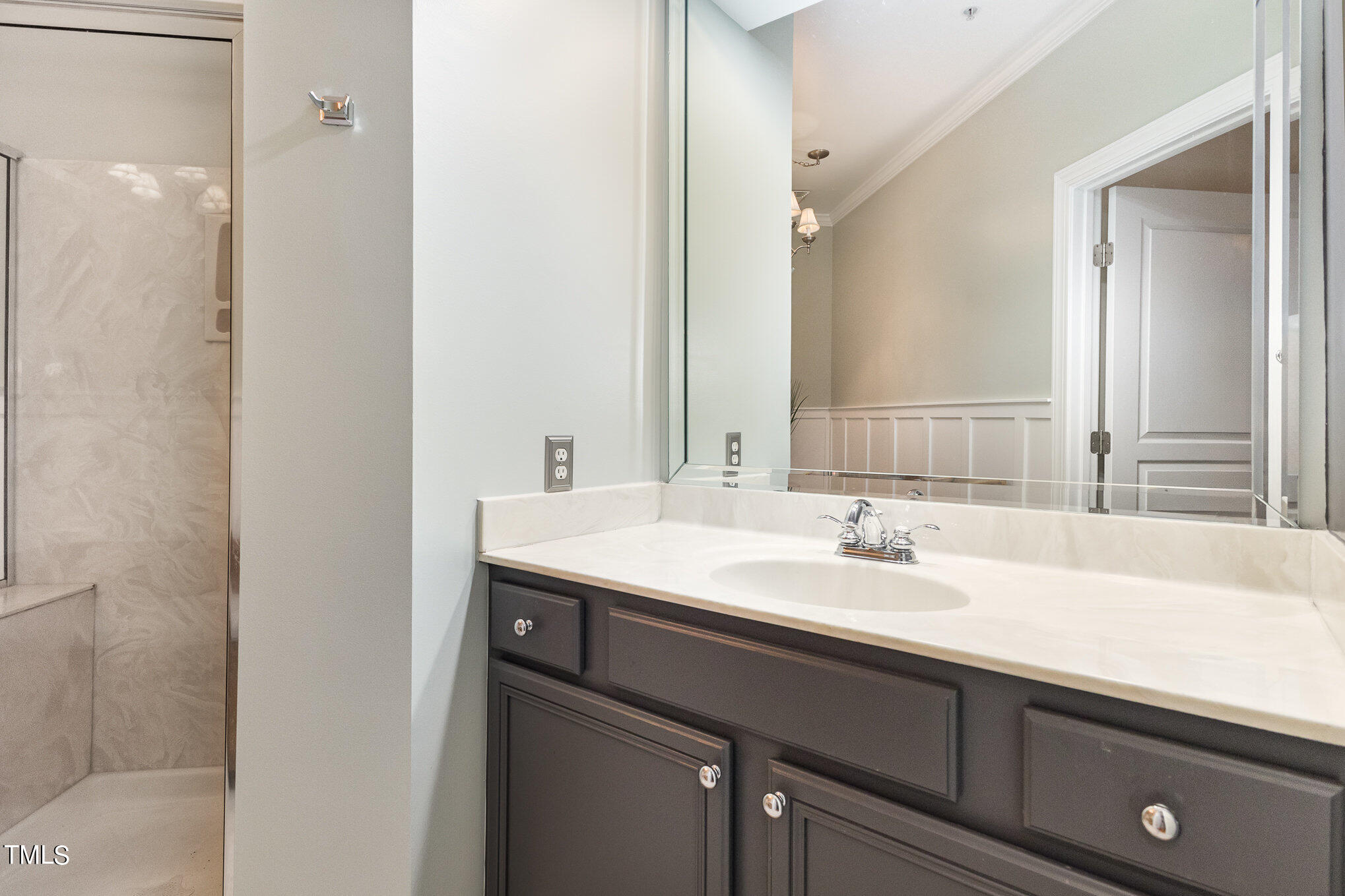 7510 Lead Mine Road, Unit 100 Raleigh, NC 27615 - Photo 18 of 29 Primary Bathroom