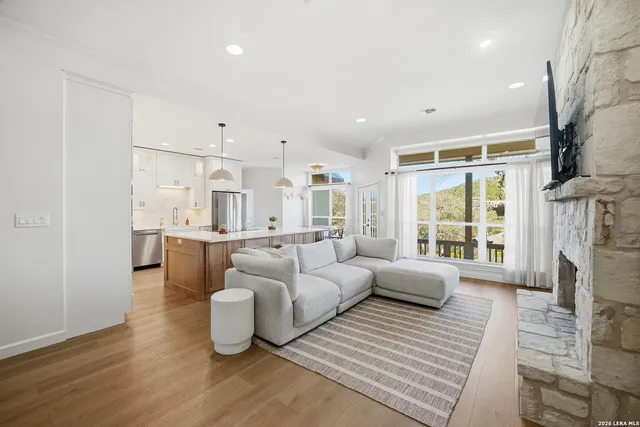 $699,000 | 204 Tapatio Drive West, Boerne, TX 78006