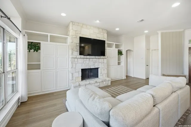 $699,000 | 204 Tapatio Drive West, Boerne, TX 78006