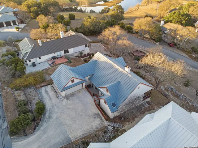 $699,000 | 204 Tapatio Drive West, Boerne, TX 78006