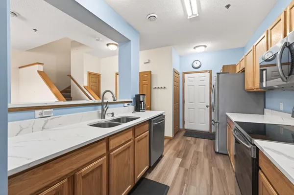 $280,000 | 11357 Aberdeen Circle Northeast, Unit B, Blaine, MN 55449