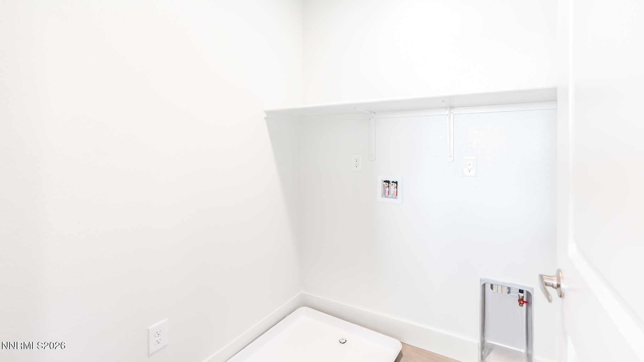 3609 George Sullivan Parkway Reno, NV 89512 - Photo 26 of 28 Laundry Room