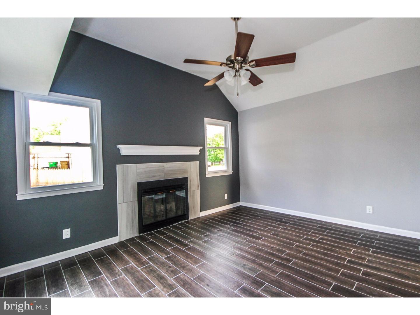 324 Hunters Road Logan Township, NJ 08085 - Photo 12 of 20 Family Room