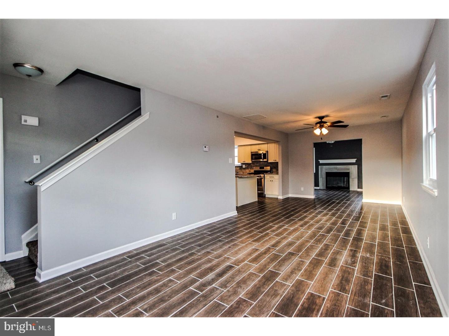324 Hunters Road Logan Township, NJ 08085 - Photo 6 of 20 Living Room