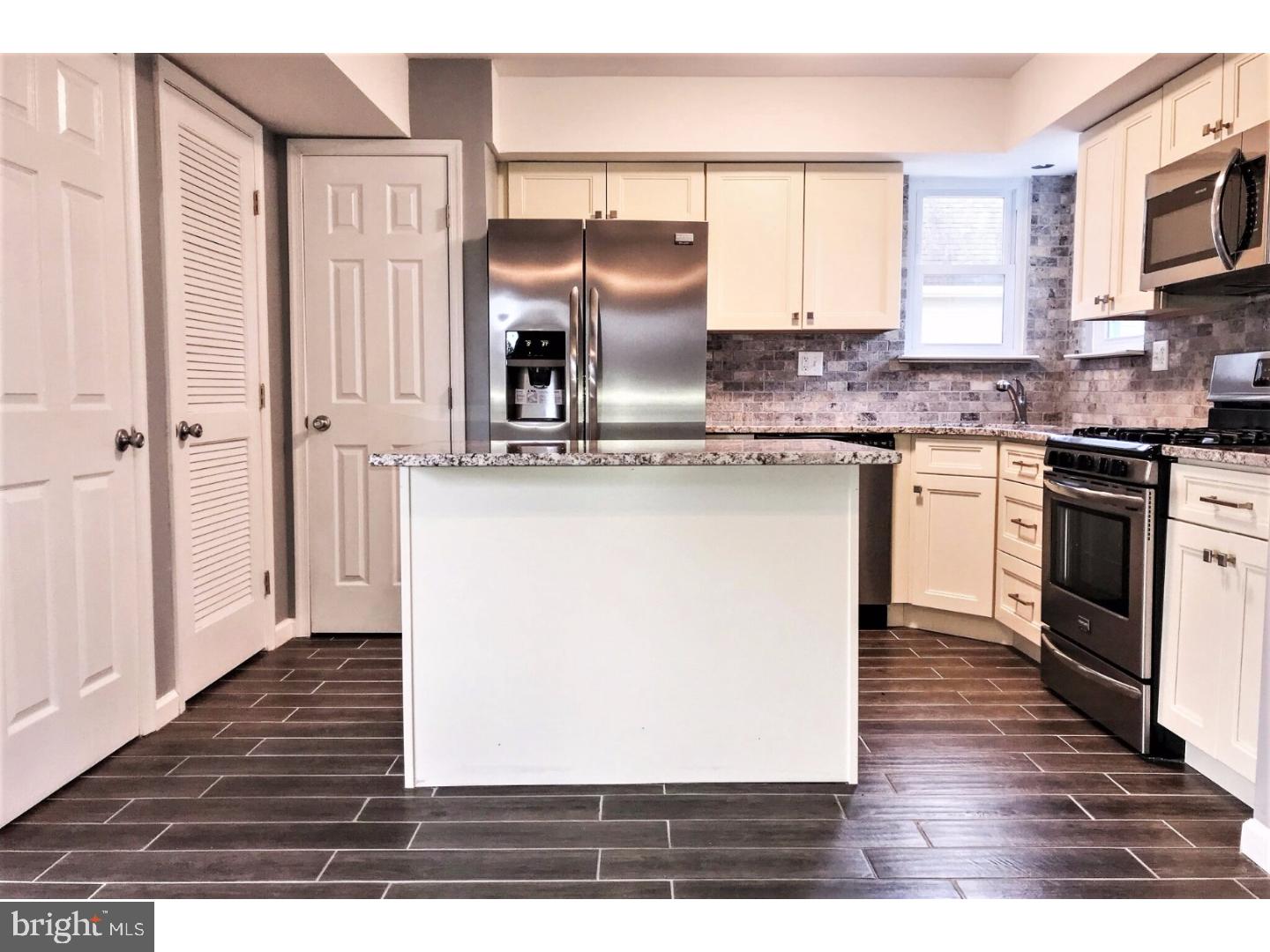 324 Hunters Road Logan Township, NJ 08085 - Photo 8 of 20 Kitchen