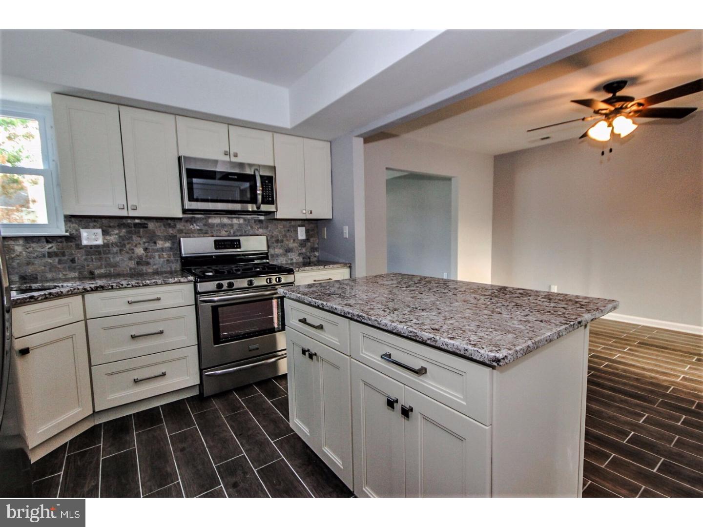 324 Hunters Road Logan Township, NJ 08085 - Photo 9 of 20 Kitchen