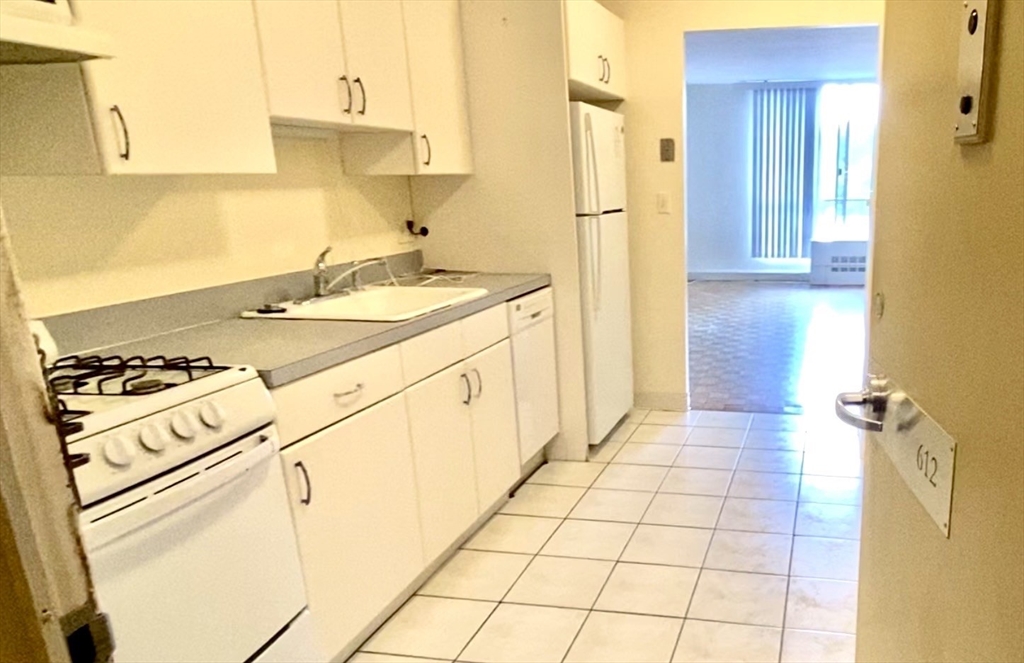 44 Washington Street, Unit 612 Brookline, MA 02445 - Photo 2 of 11