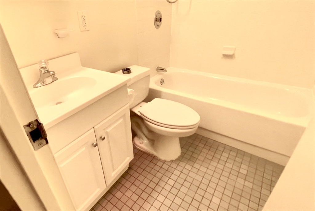 44 Washington Street, Unit 612 Brookline, MA 02445 - Photo 4 of 11