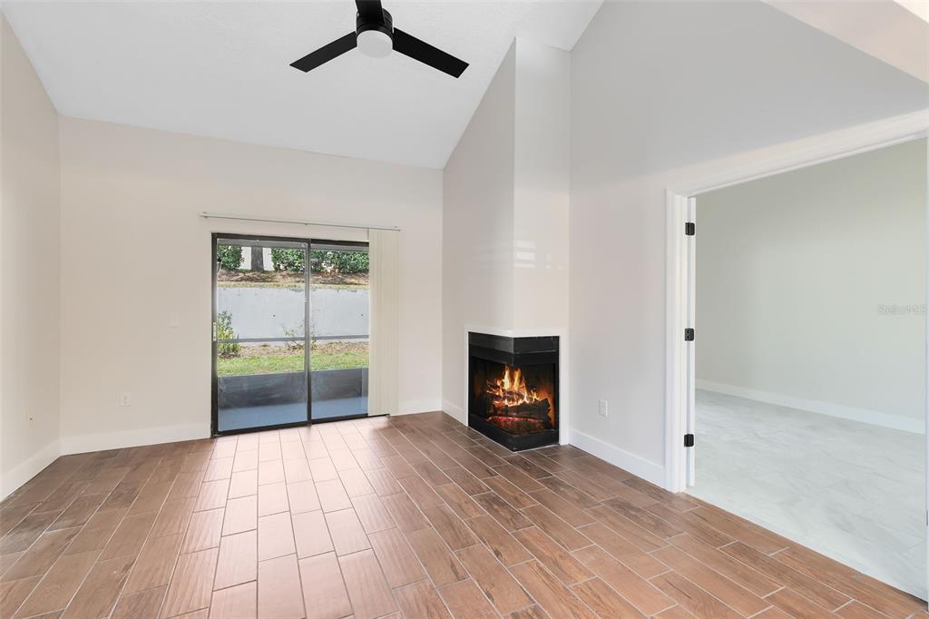 549 Sun Ridge Place, Unit 104 Altamonte Springs, FL 32714 - Photo 9 of 25 Living Room