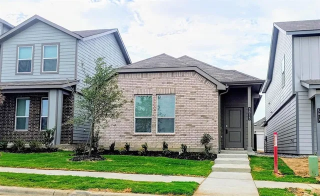 $1,750 | 3013 Pecan Farm Lane, Fort Worth, TX 76140
