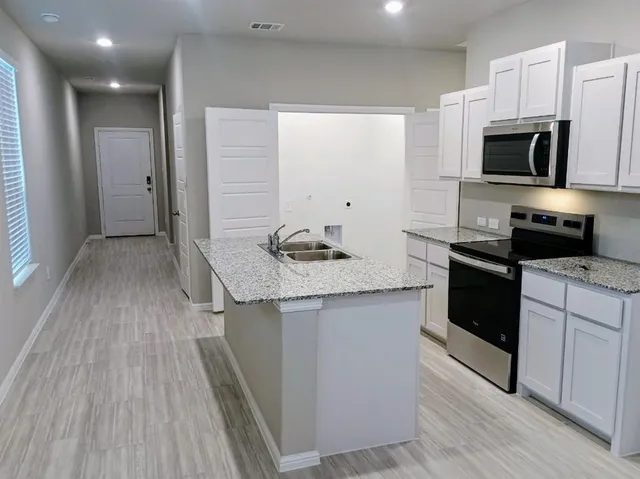 $1,750 | 3013 Pecan Farm Lane, Fort Worth, TX 76140