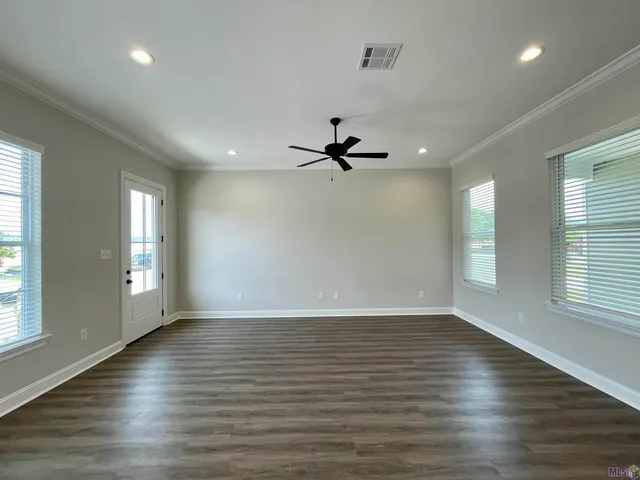 $2,300 | Undisclosed Address, Zachary, LA 70791