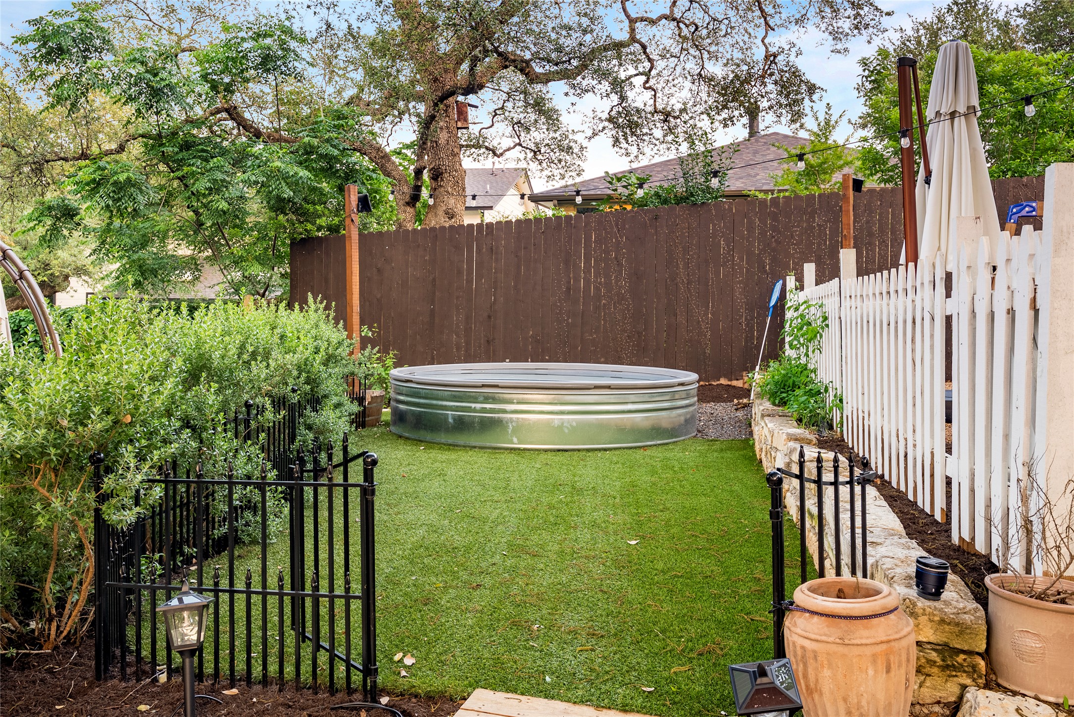 6803 Breezy Pass Austin, TX 78749 - Photo 37 of 40 a view of outdoor space and garden