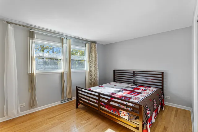 $3,800 | 2430 South Shag Bark Trail, Arlington Heights, IL 60005