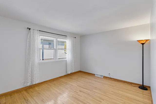 $3,800 | 2430 South Shag Bark Trail, Arlington Heights, IL 60005