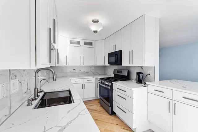 $3,800 | 2430 South Shag Bark Trail, Arlington Heights, IL 60005