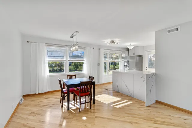 $3,800 | 2430 South Shag Bark Trail, Arlington Heights, IL 60005