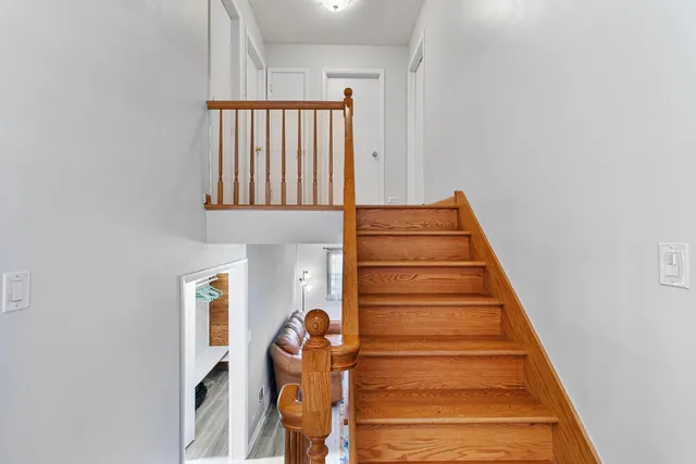 $3,800 | 2430 South Shag Bark Trail, Arlington Heights, IL 60005