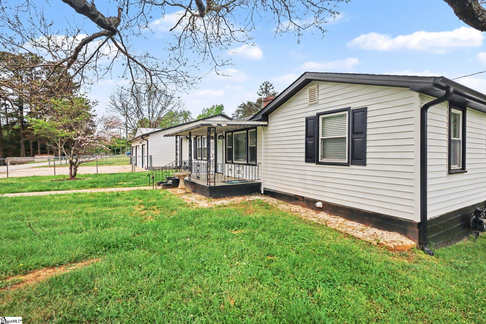 274 Gibson Road Easley, SC 29640 - Photo 3 of 27