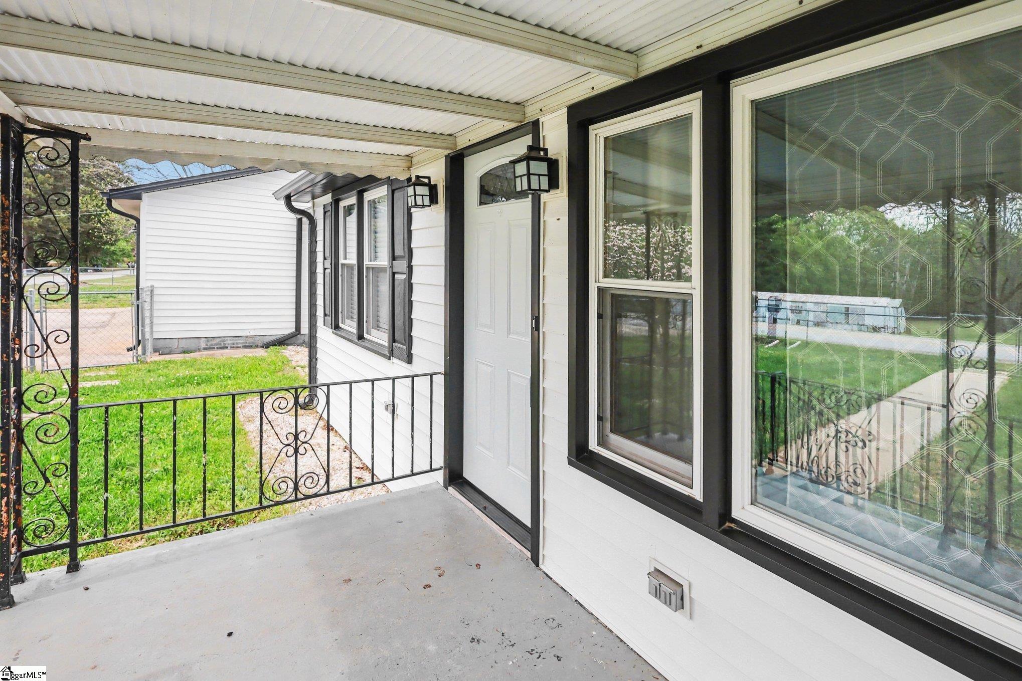 274 Gibson Road Easley, SC 29640 - Photo 4 of 27