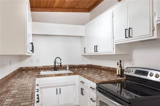 $6,995 | 363 Ruby Street, Laguna Beach, CA 92651