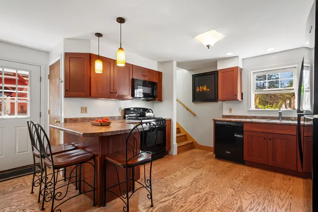 $899,000 | 356 New Hampshire Rte 103, Sunapee, NH 03782