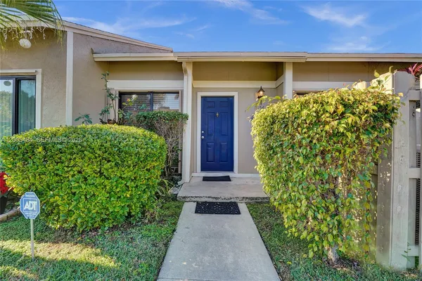 $2,900 | 11154 Northwest 37th Street, Sunrise, FL 33351