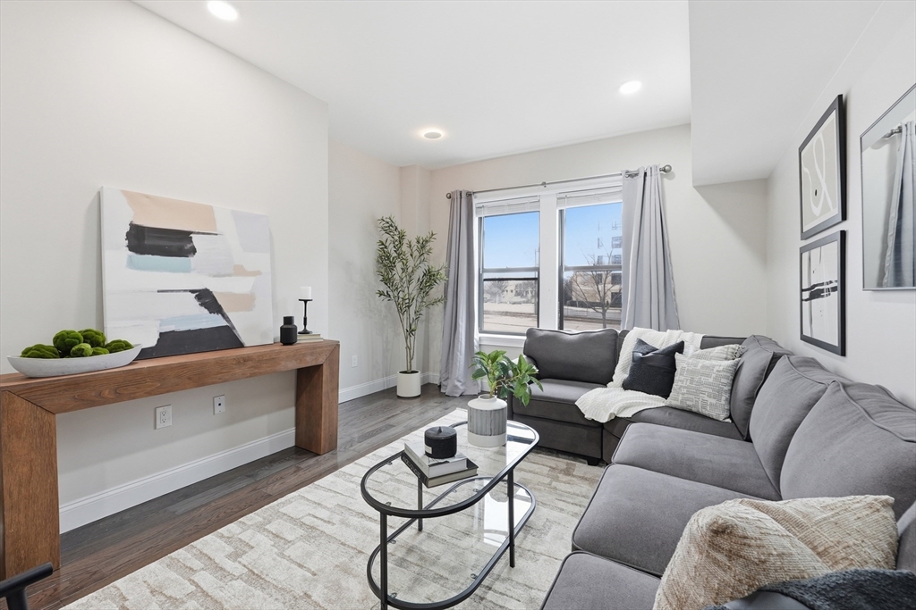 1653 Commonwealth Avenue, Unit 2 Boston, MA 02135 - Photo 3 of 22