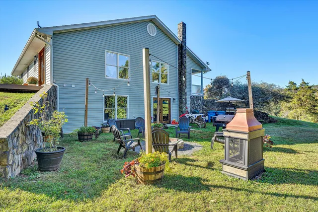 a front view of house with yard