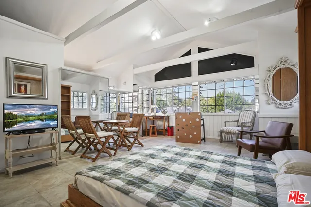 a view of a house with outdoor space