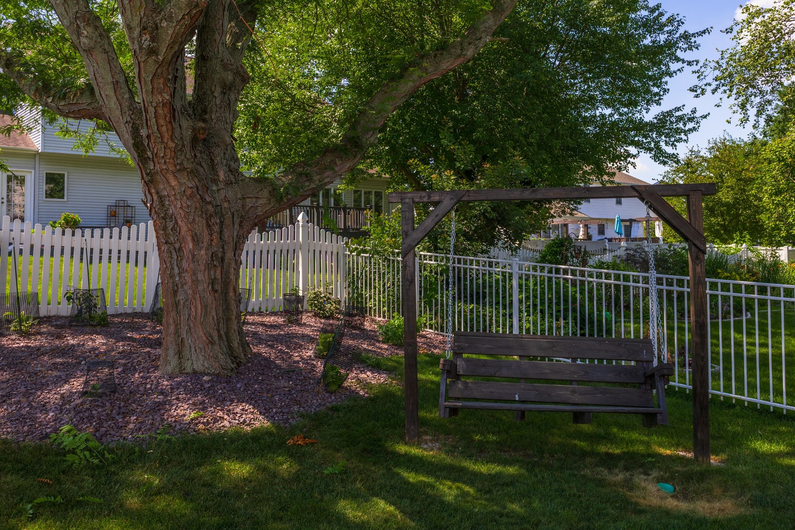 2605 Park Ridge Road Bloomington, IL 61704 - Photo 25 of 69 a view of a garden