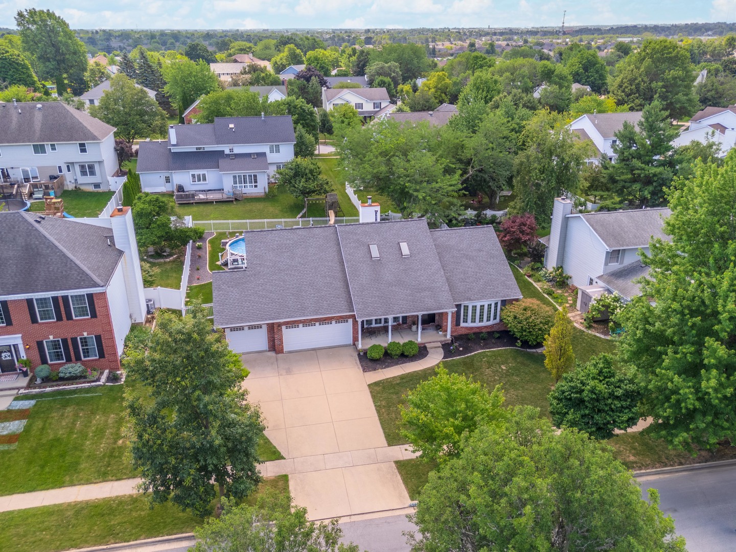 2605 Park Ridge Road Bloomington, IL 61704 - Photo 31 of 69 an aerial view of multiple houses with yard