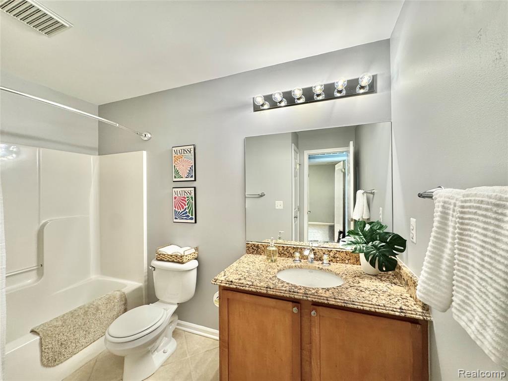 11806 Farmington Road Livonia, MI 48150 - Photo 17 of 22 Gallery Image 17
