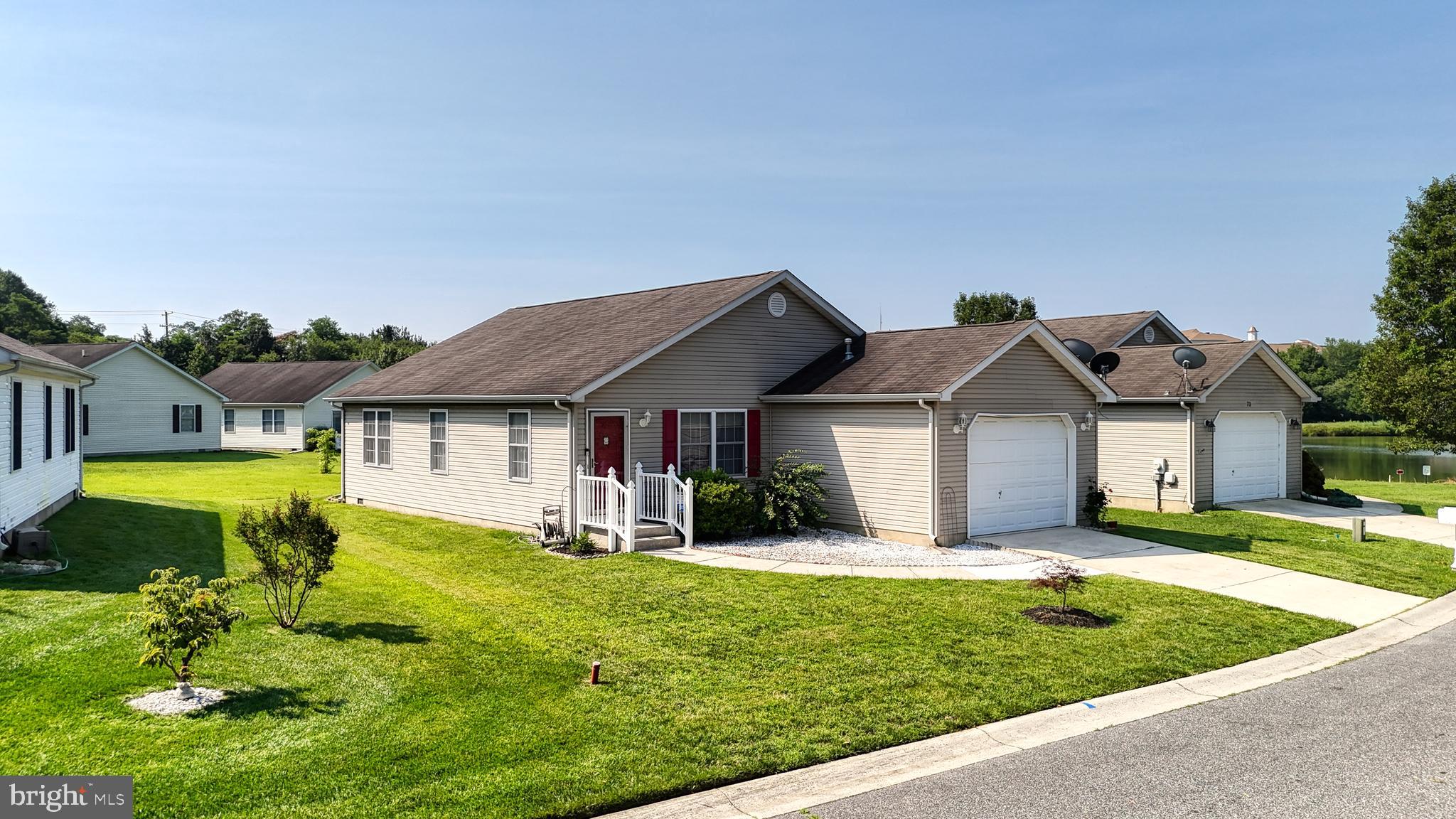 63 North Planters Ln  