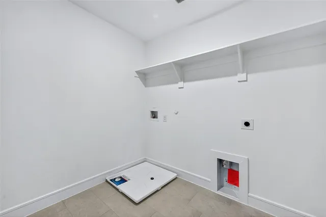 a view of a hallway with closet