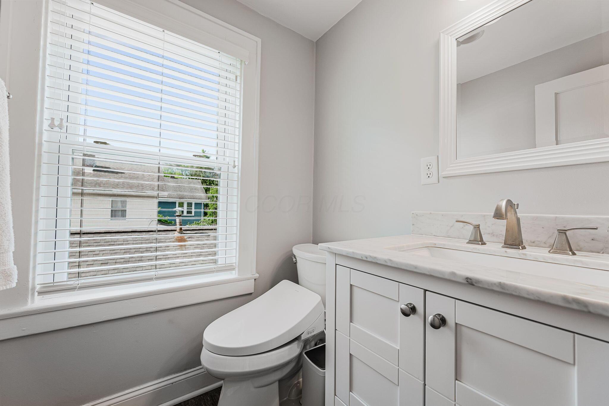 867 Oxley Road Columbus, OH 43212 - Photo 46 of 66 Full Bathroom