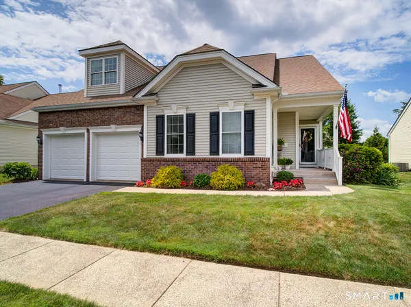 $669,000 | 3 Wadsworth Lane, Cheshire, CT 06410