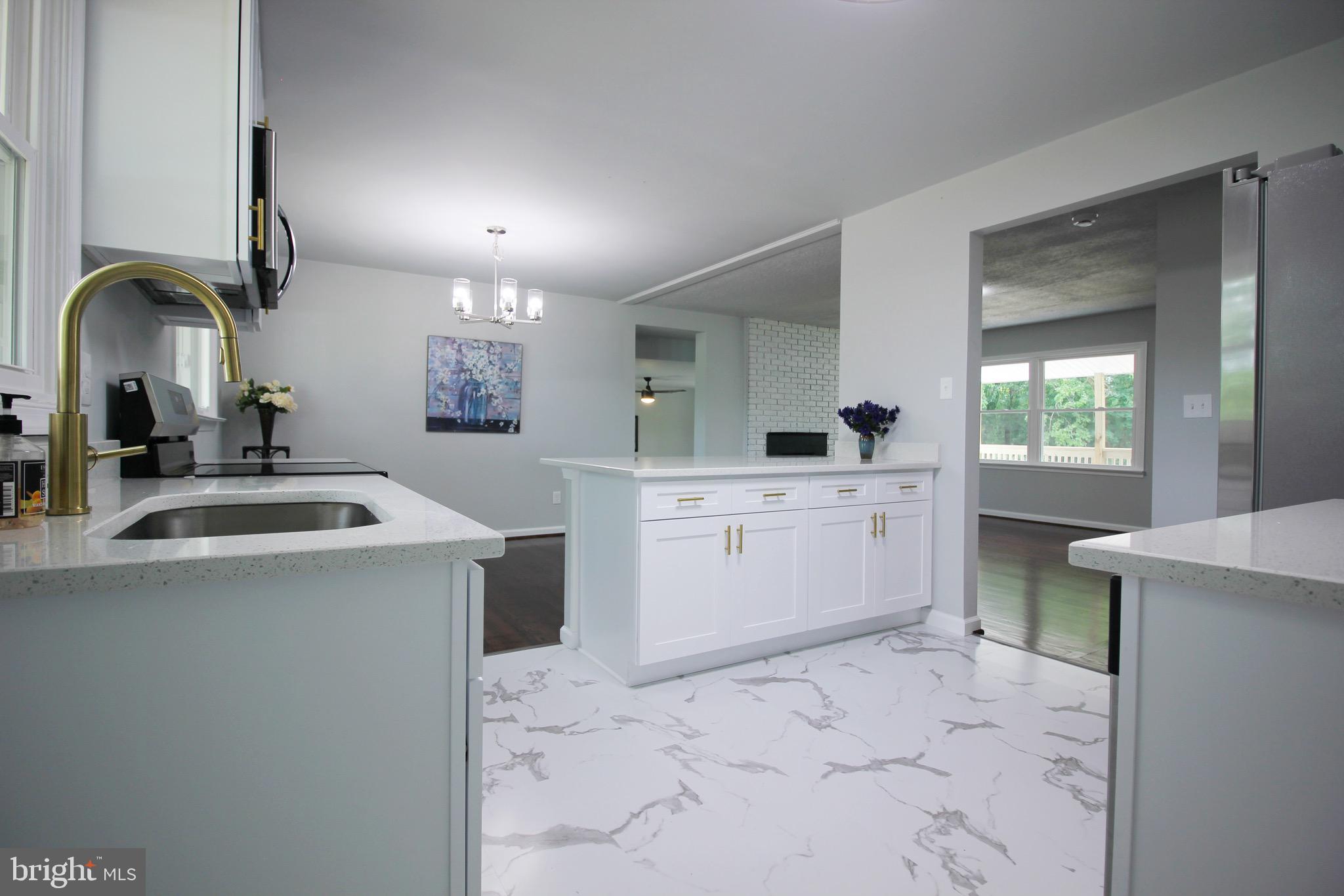107 St Charles Road Baltimore, MD 21225 - Photo 5 of 19 Gallery Image 5