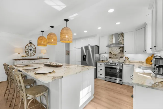 $899,900 | 106 Indian Hills Drive, Westminster, SC 29693