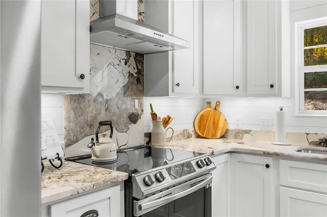 $899,900 | 106 Indian Hills Drive, Westminster, SC 29693