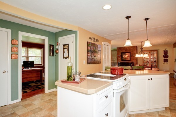 13 Paxton Road Spencer, MA 01562 - Photo 6 of 30 Gallery Image 6